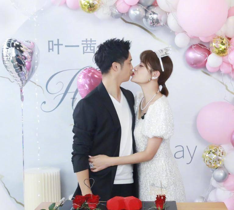 阔气!李湘不愧是富婆!全场10元,赠送外国品牌物品,当新年礼物
